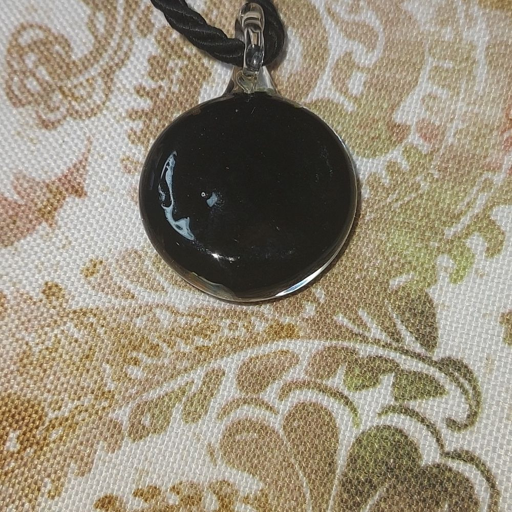 Fused glass floral pendant necklace - Picture 2 of 7